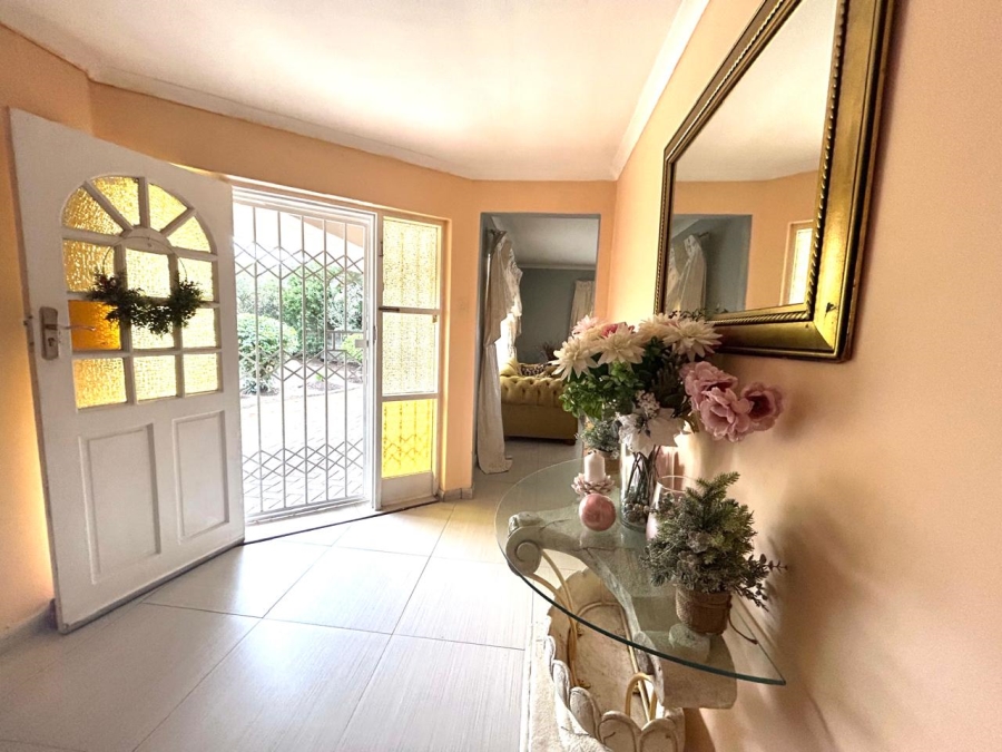 5 Bedroom Property for Sale in Beacon Bay Eastern Cape